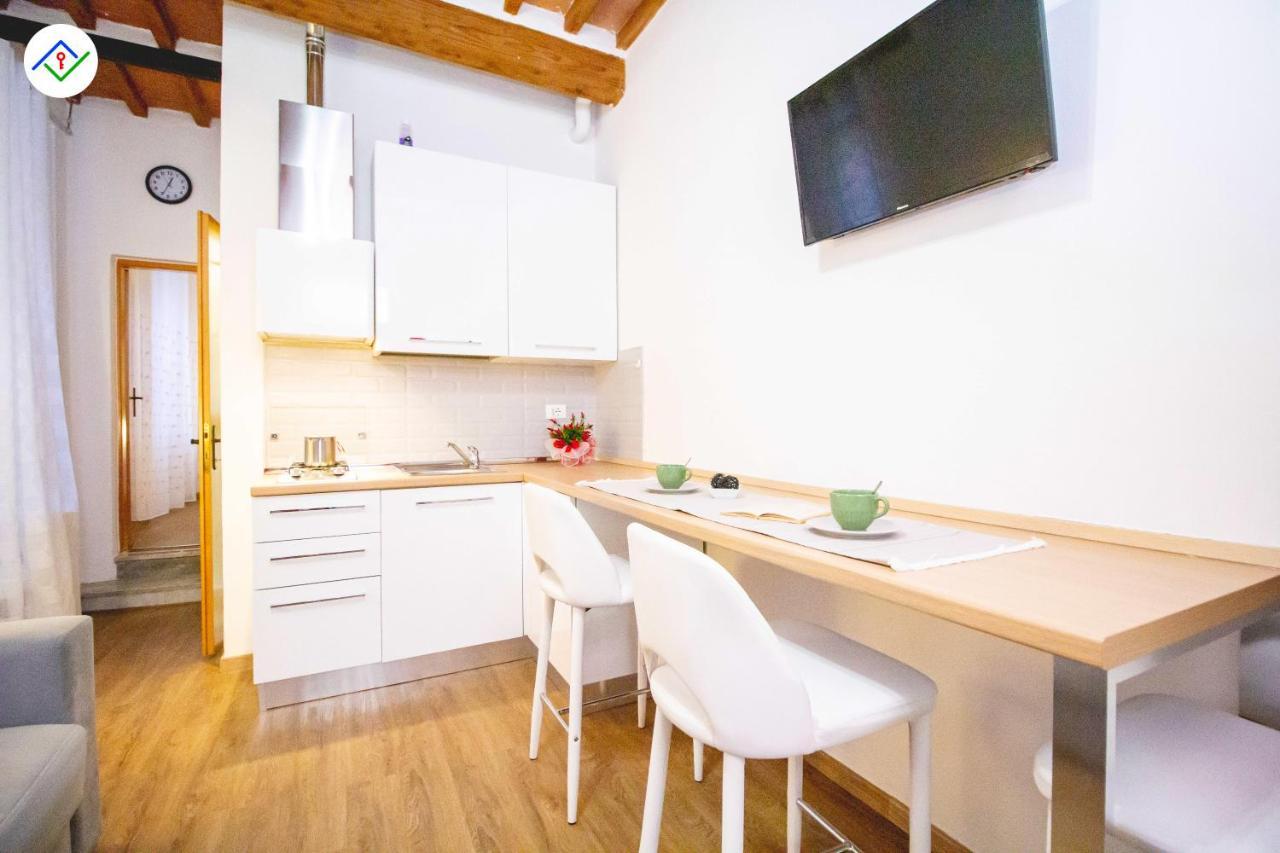 Ferienwohnung Inbetween Pisa Exterior foto